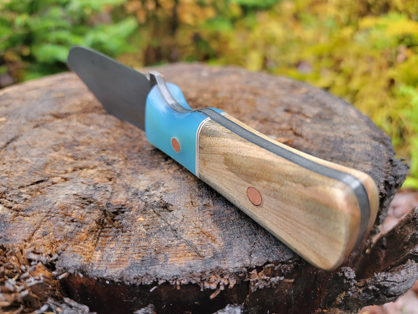 Bowie inspired outdoor blade