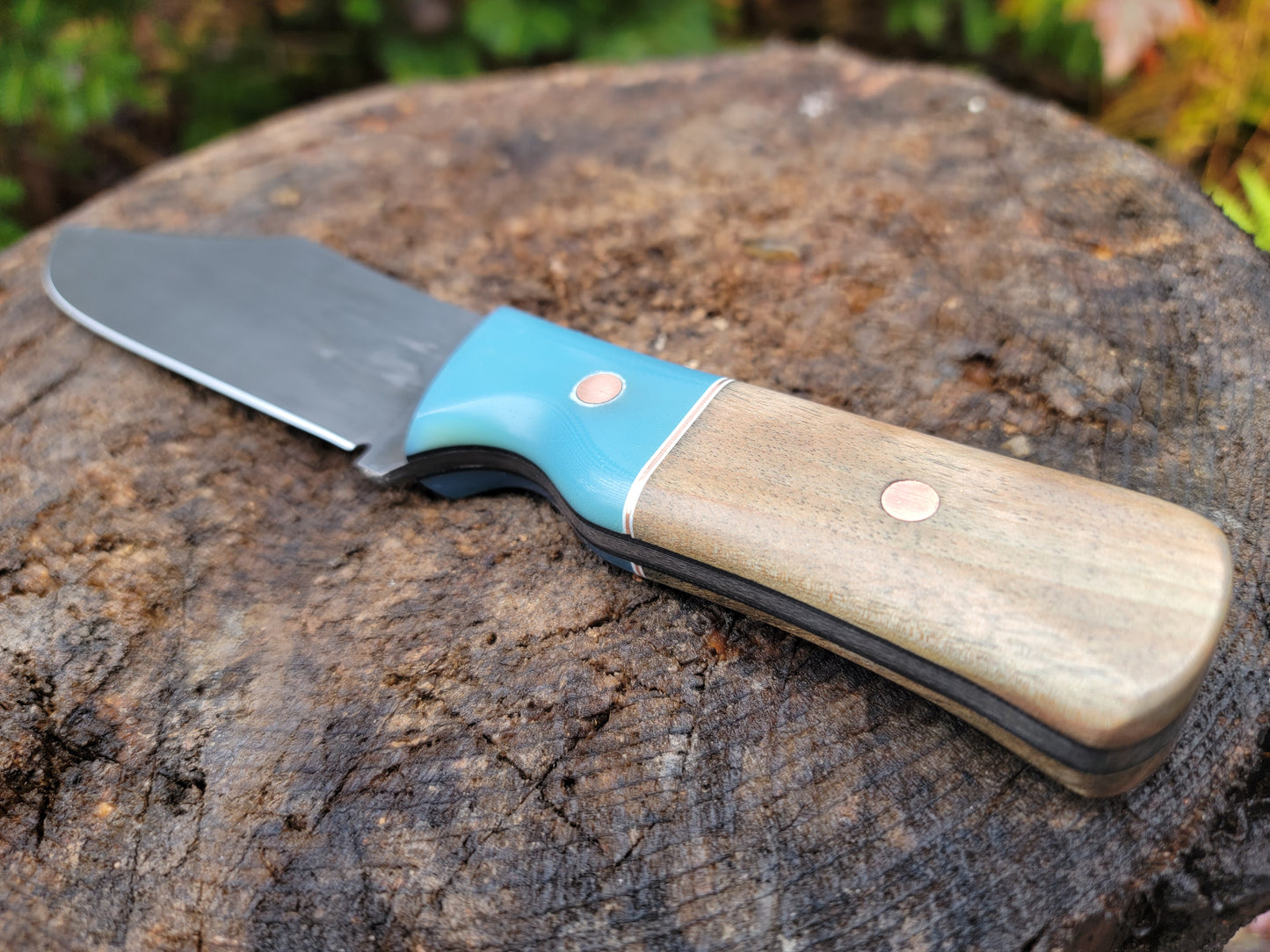 Bowie inspired outdoor blade